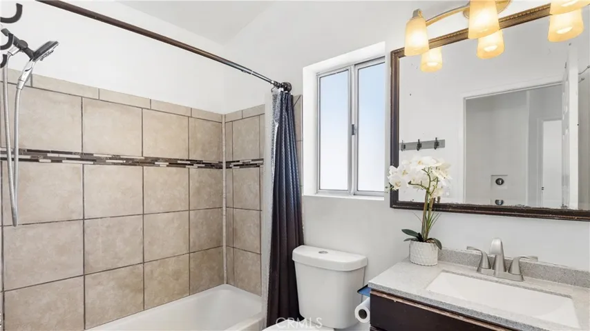 28924 Raintree Lane, Saugus, California 91390