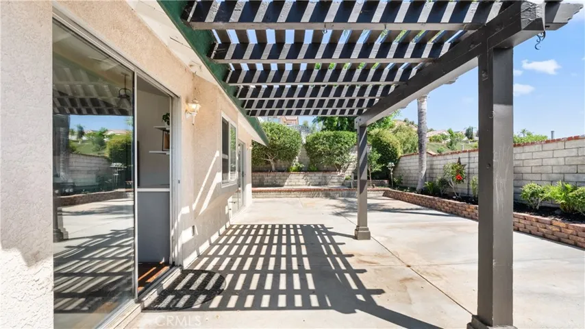 28924 Raintree Lane, Saugus, California 91390