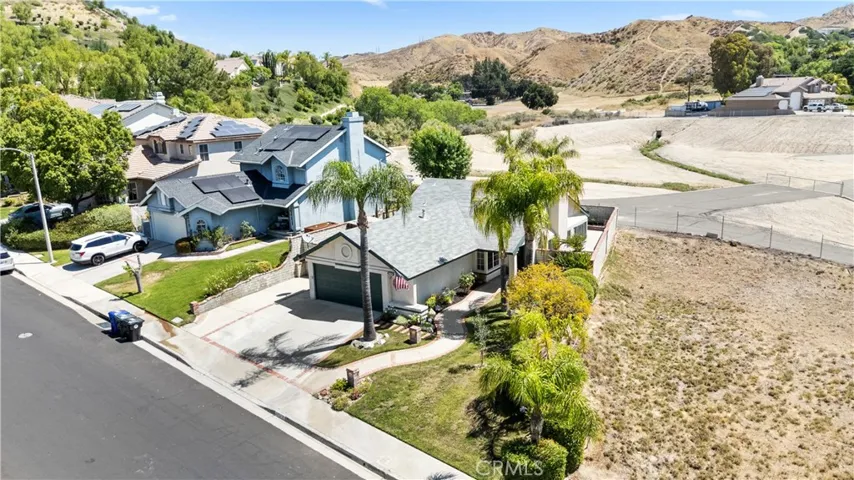 28924 Raintree Lane, Saugus, California 91390