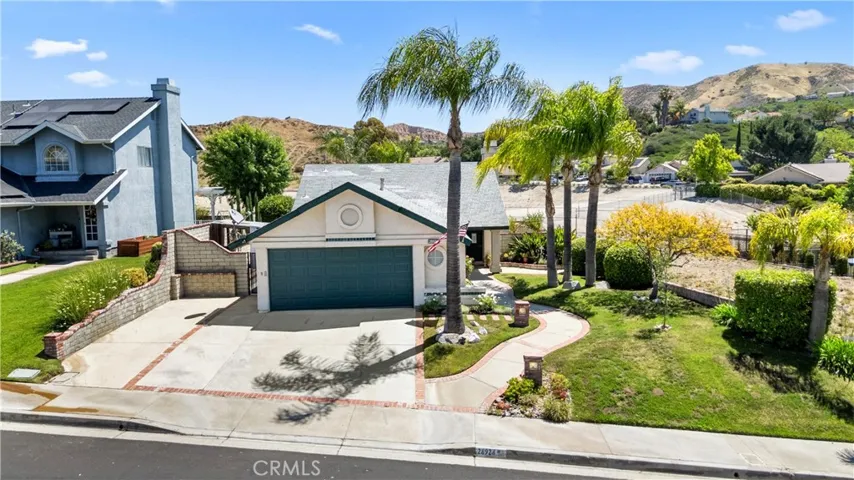 28924 Raintree Lane, Saugus, California 91390