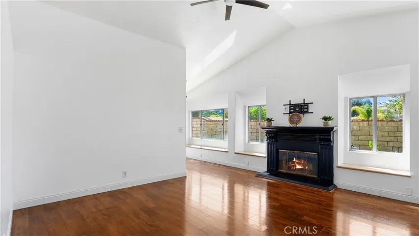 28924 Raintree Lane, Saugus, California 91390