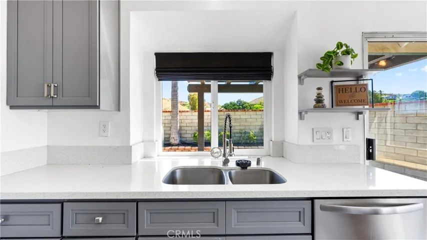 28924 Raintree Lane, Saugus, California 91390