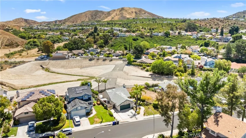 28924 Raintree Lane, Saugus, California 91390