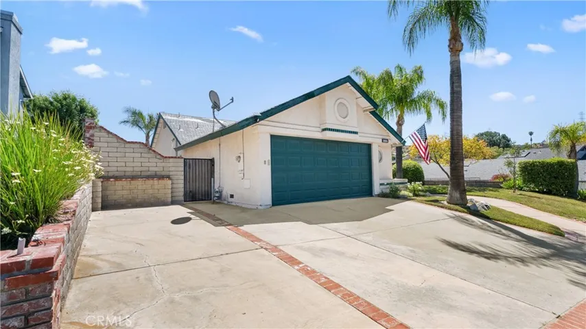 28924 Raintree Lane, Saugus, California 91390