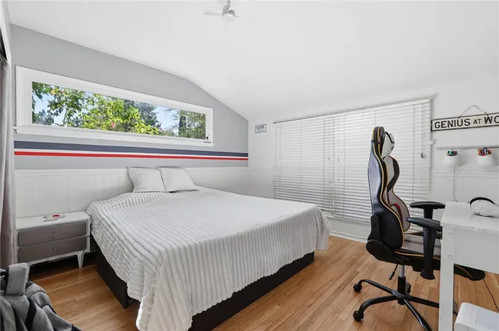 22654 Collins Street, Woodland Hills, California 91367