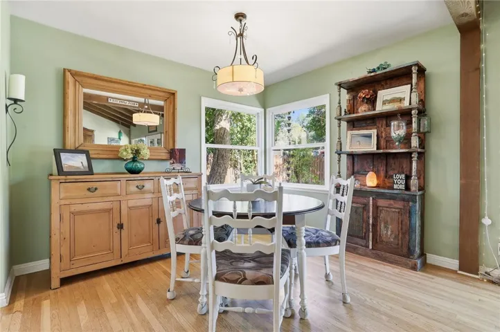 22654 Collins Street, Woodland Hills, California 91367