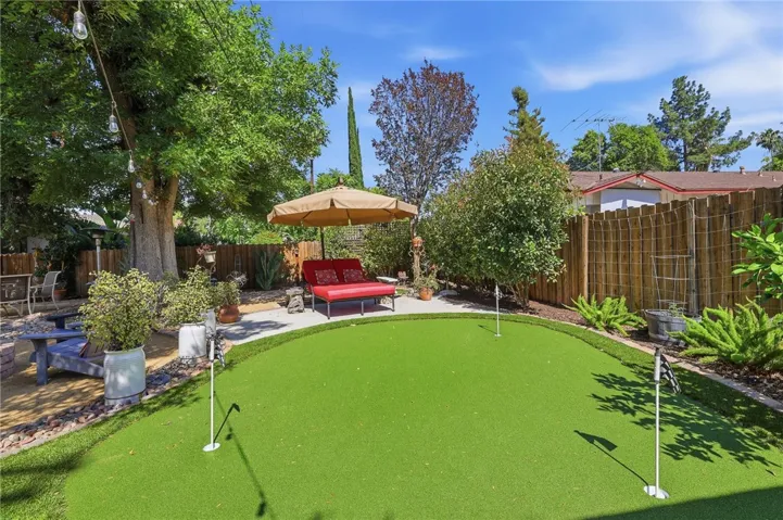22654 Collins Street, Woodland Hills, California 91367