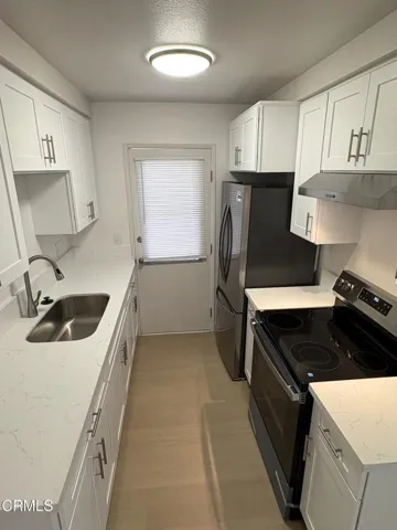2637 Spinnaker Kitchen 2