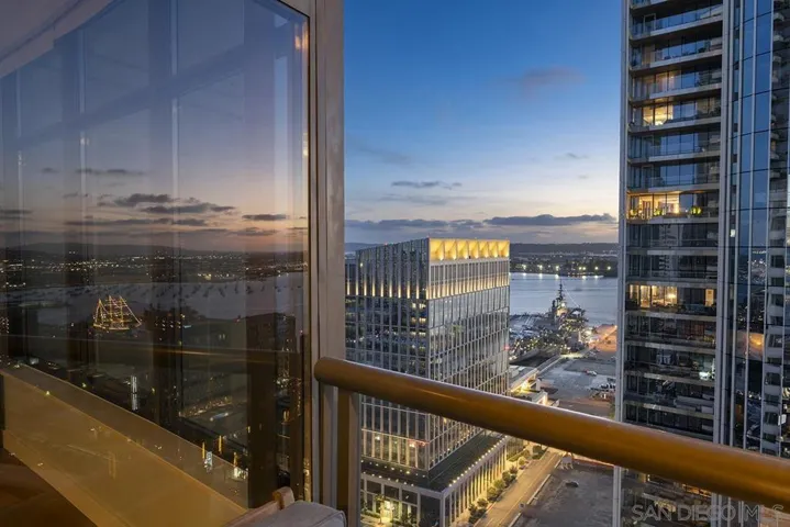 700 W E Street 2903, San Diego, California 92101