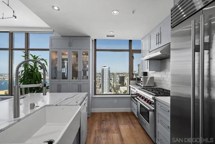 700 W E Street 2903, San Diego, California 92101