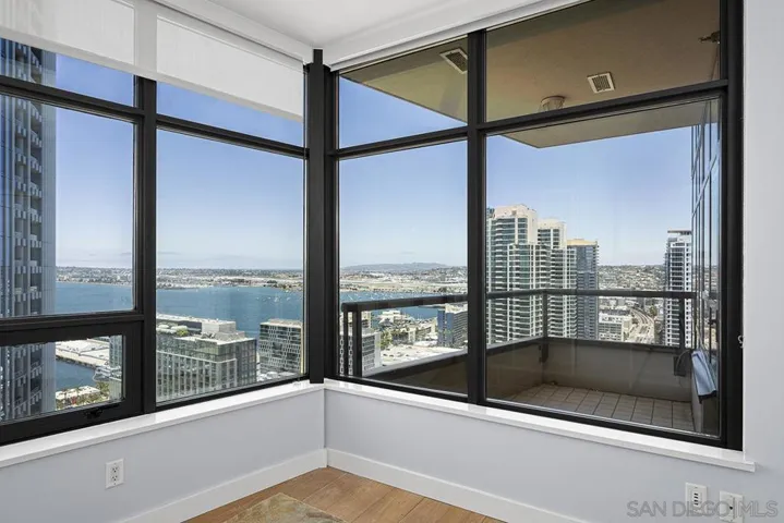 700 W E Street 2903, San Diego, California 92101