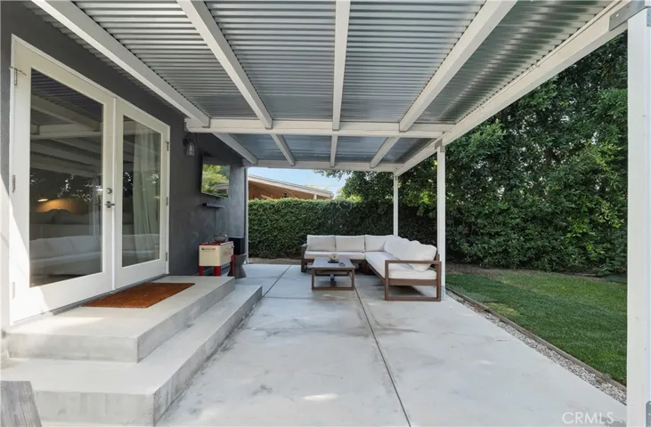 6458 Hanna, Woodland Hills, California 91303