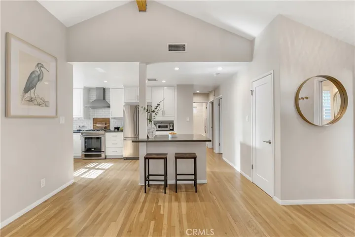 6458 Hanna, Woodland Hills, California 91303