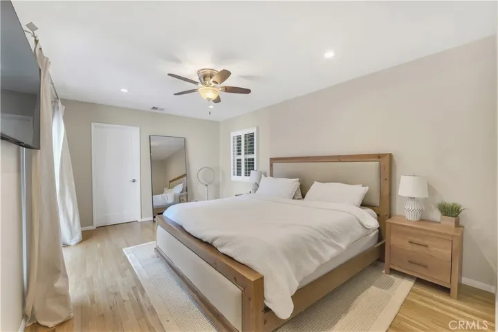 6458 Hanna, Woodland Hills, California 91303