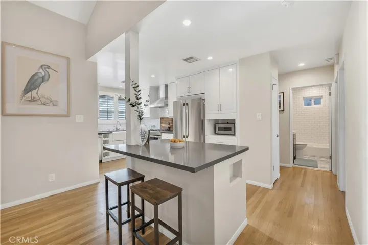 6458 Hanna, Woodland Hills, California 91303