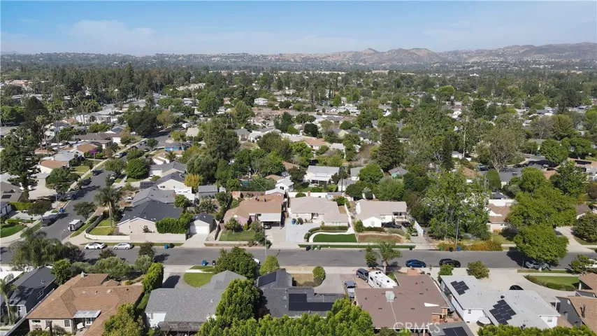 6458 Hanna, Woodland Hills, California 91303