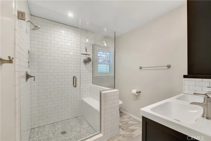 6458 Hanna, Woodland Hills, California 91303