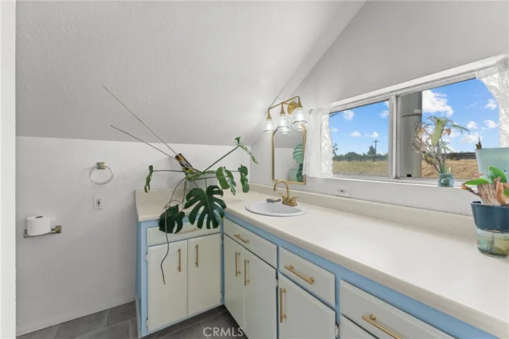 2950 N Golden Avenue, San Bernardino, California 92404