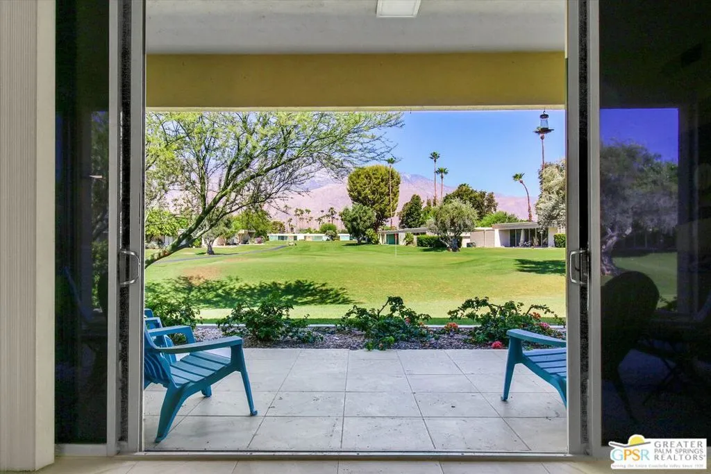 68 Lakeview Dr
