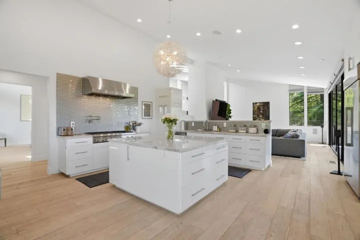 19288 Bainter Avenue, Saratoga, California 95070