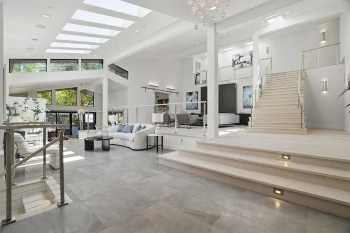 19288 Bainter Avenue, Saratoga, California 95070