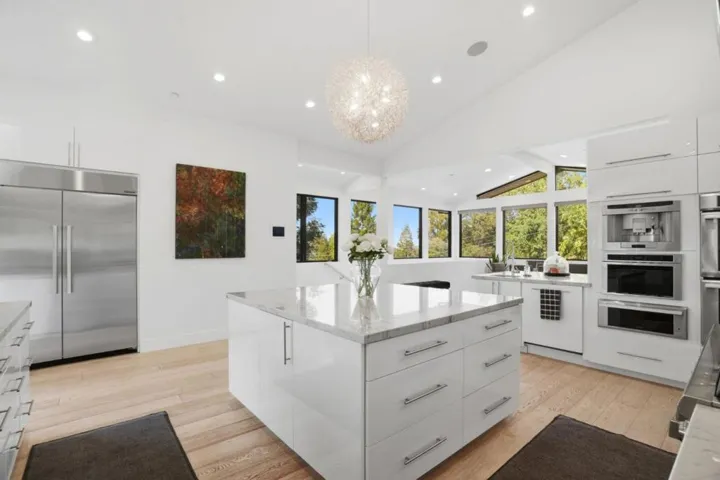 19288 Bainter Avenue, Saratoga, California 95070