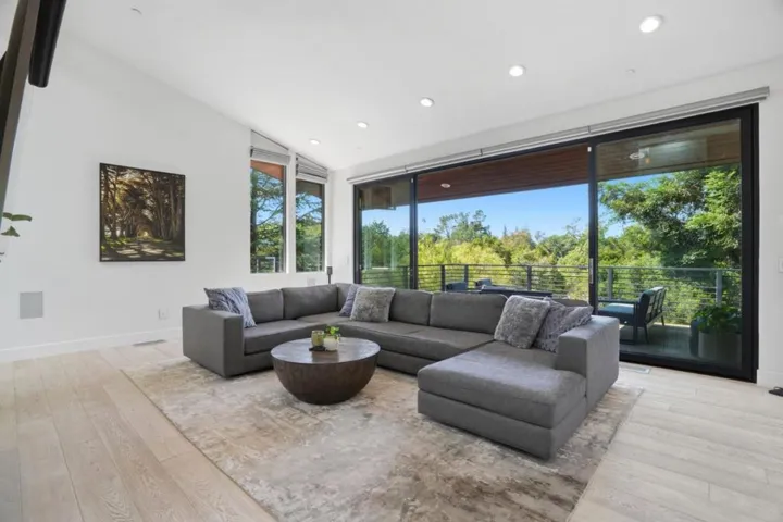 19288 Bainter Avenue, Saratoga, California 95070