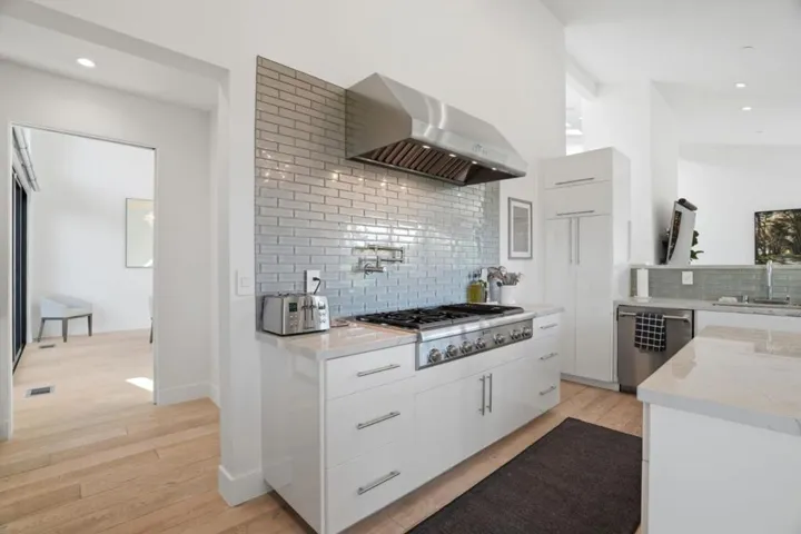 19288 Bainter Avenue, Saratoga, California 95070