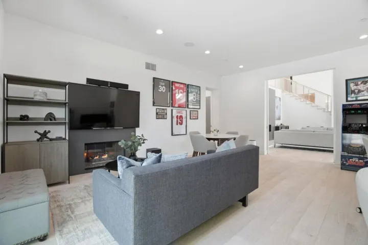 19288 Bainter Avenue, Saratoga, California 95070