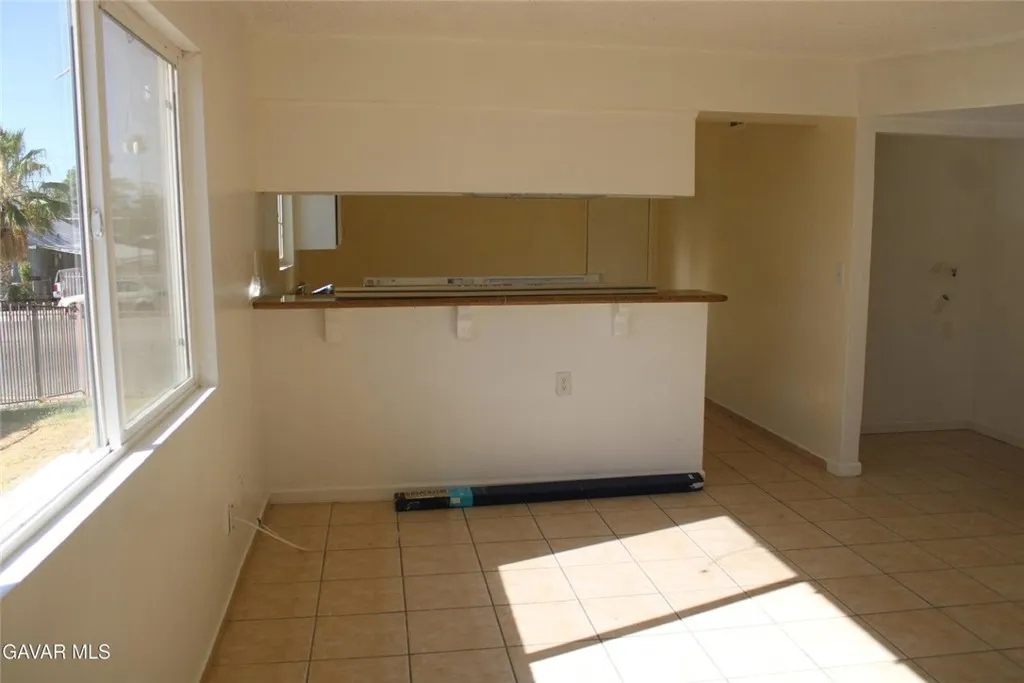 1308 Flower, Bakersfield, California 93305 — photo 4