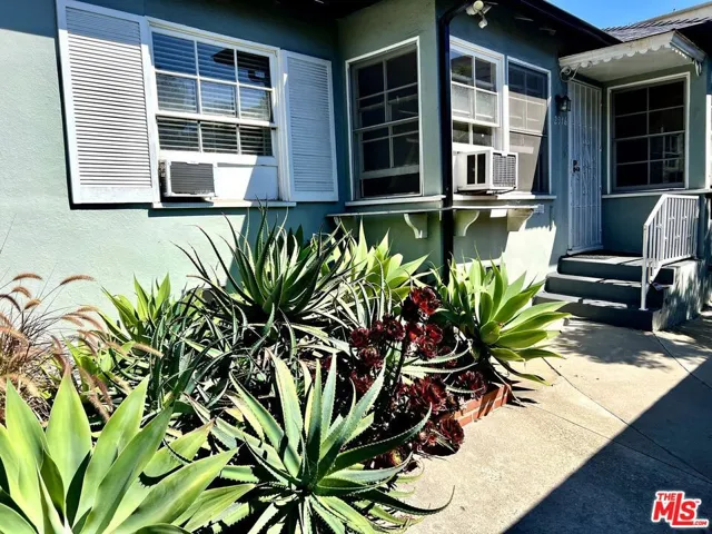 2916 Reservoir, Los Angeles, California 90026