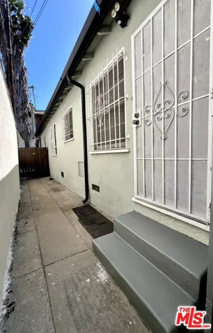 2916 Reservoir, Los Angeles, California 90026