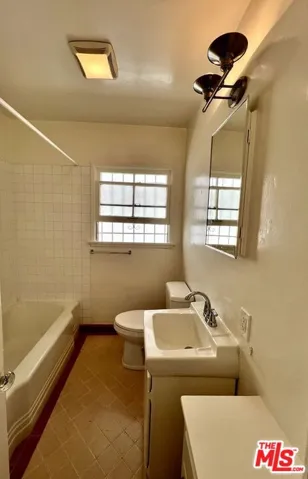 2916 Reservoir, Los Angeles, California 90026