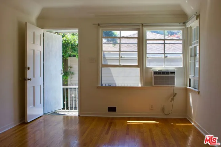2916 Reservoir, Los Angeles, California 90026