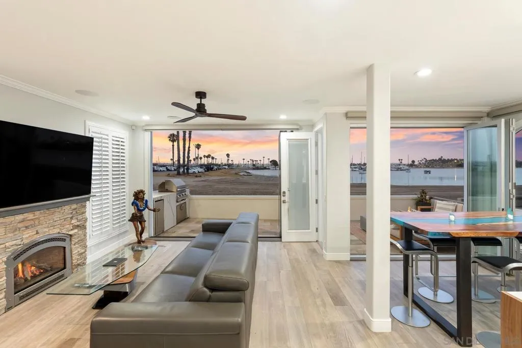 https://zimg.paragon.ice.com/ParagonImages/Property/PA/SDMLS/-525851/5/533/400/a21dff79a90b56a7f6eea81e0634f5fb/3/67bca78bbbb42ab2e33d5249f943ee79/-525851-aa7a1d79-434d-48d1-b008-879b6b23ef10.JPG