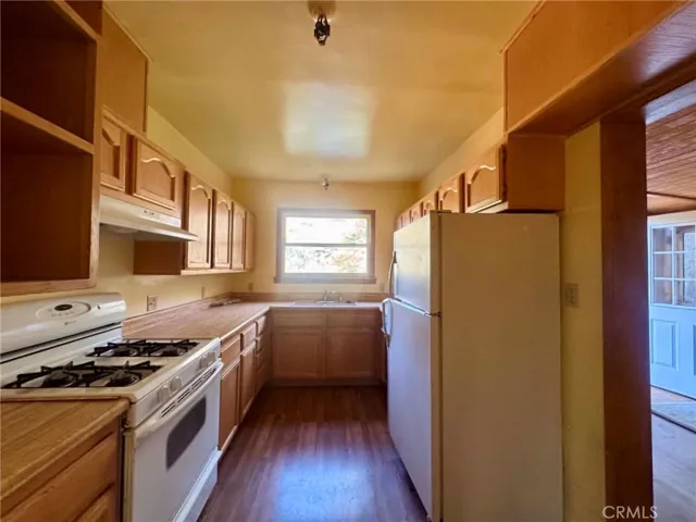 7916 Glenties Lane, Sunland, California 91040
