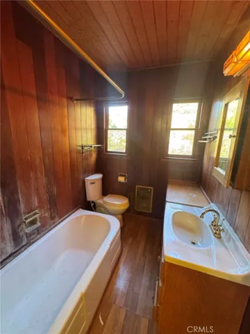 7916 Glenties Lane, Sunland, California 91040