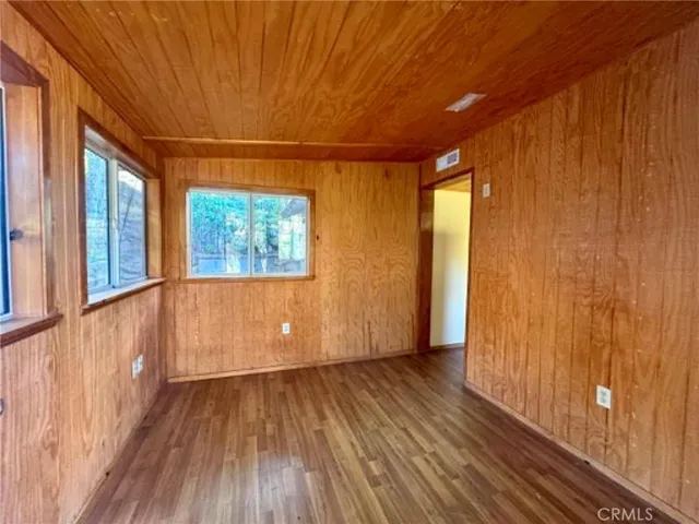 7916 Glenties Lane, Sunland, California 91040