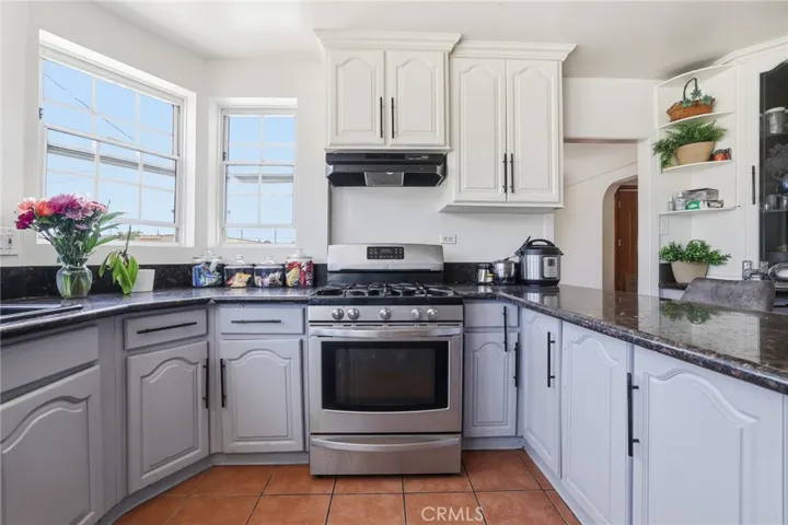 12239 Cedar Avenue, Hawthorne, California 90250