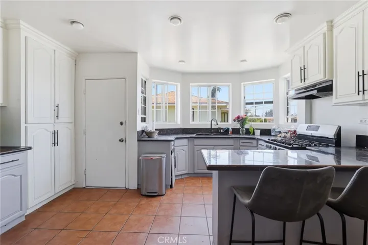 12239 Cedar Avenue, Hawthorne, California 90250