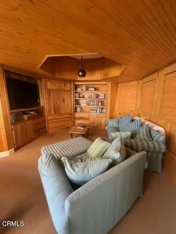 Den