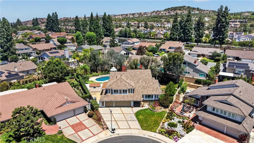 11,000 sf lot located on a cul-de-sac