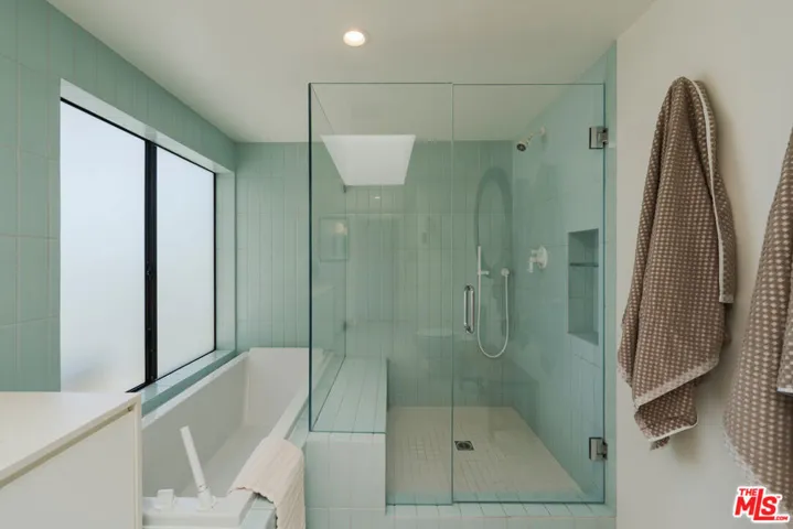 1071 Tellem Drive, Pacific Palisades, California 90272