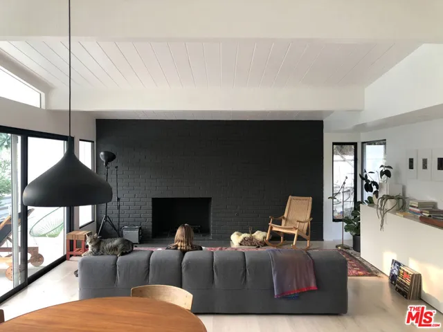 1071 Tellem Drive, Pacific Palisades, California 90272