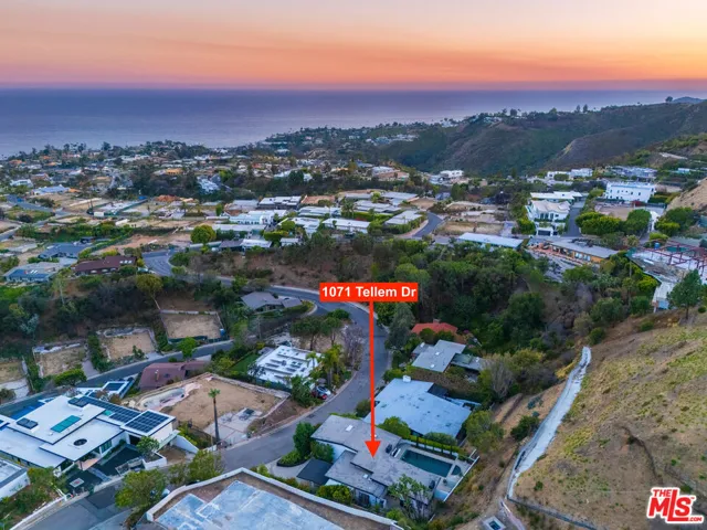 1071 Tellem Drive, Pacific Palisades, California 90272