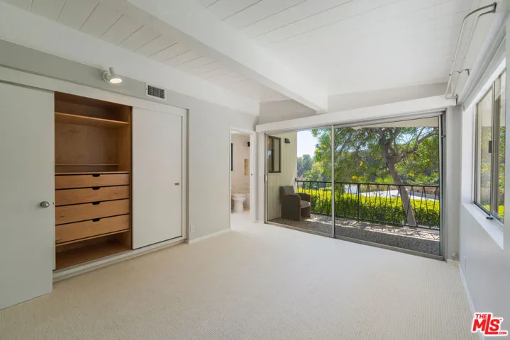 1071 Tellem Drive, Pacific Palisades, California 90272