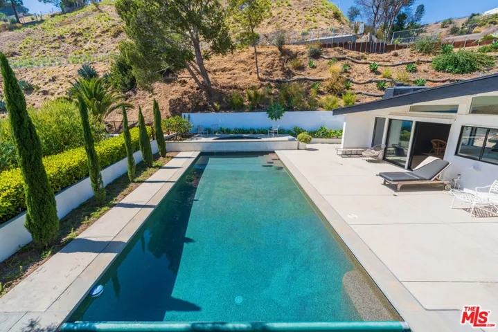 1071 Tellem Drive, Pacific Palisades, California 90272