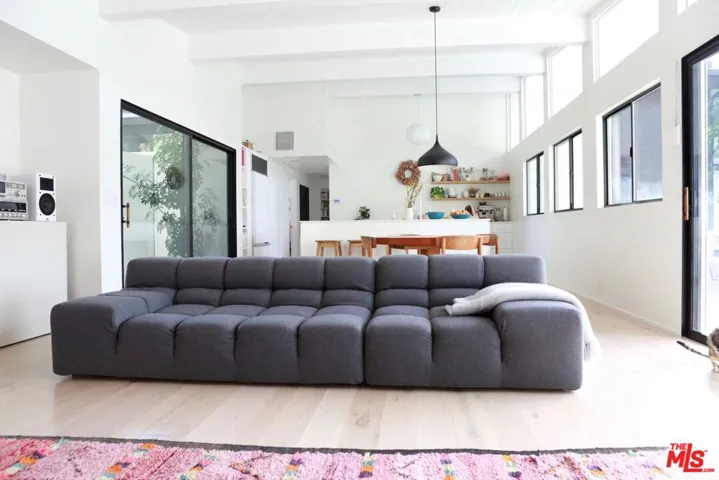 1071 Tellem Drive, Pacific Palisades, California 90272