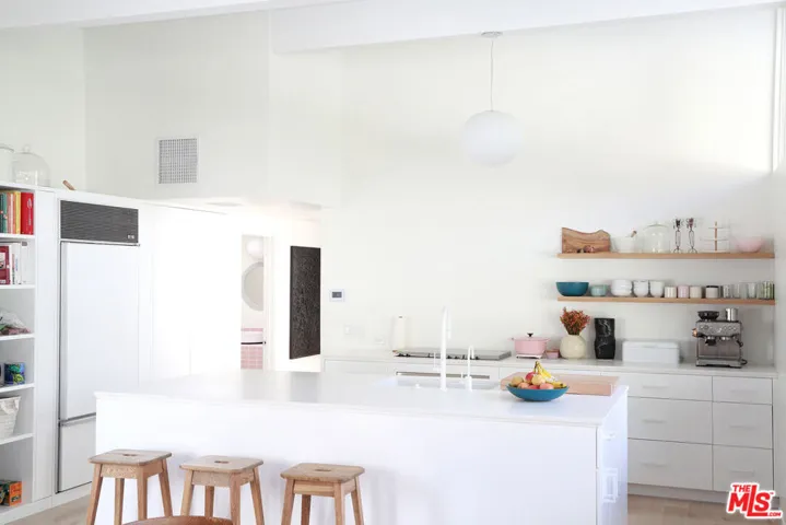1071 Tellem Drive, Pacific Palisades, California 90272