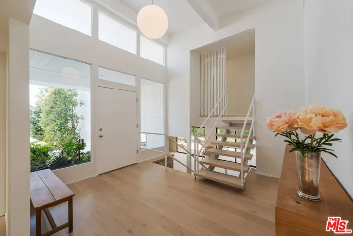 1071 Tellem Drive, Pacific Palisades, California 90272